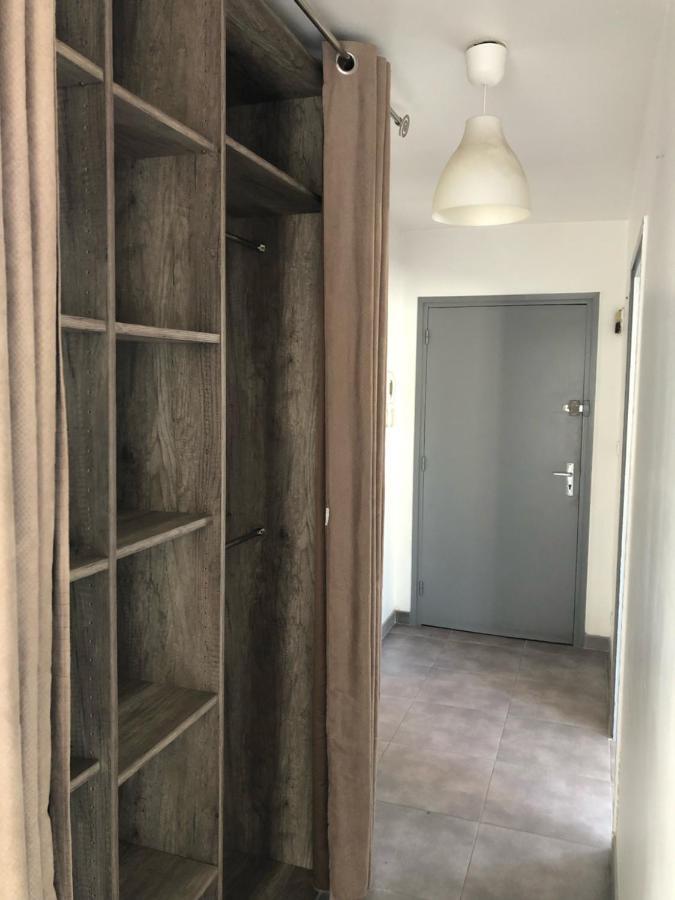 Bel Appartement Cosy Tres Calme Avec Parking Prive Templemars Exterior foto
