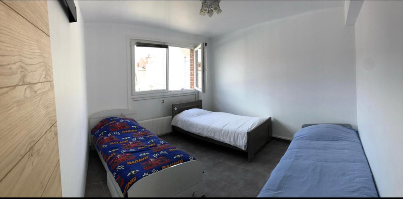 Bel Appartement Cosy Tres Calme Avec Parking Prive Templemars Exterior foto